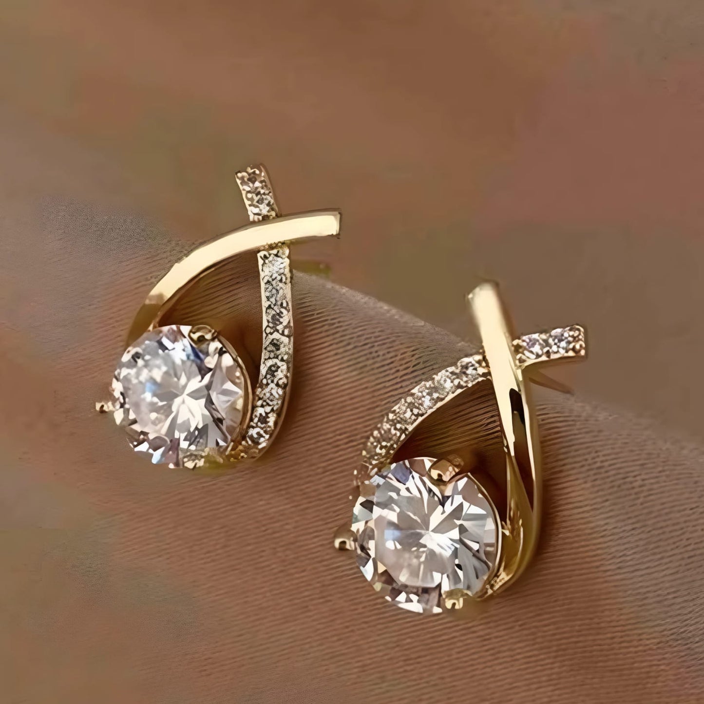 Narinava Elegance Crystal Gold Stud Earrings